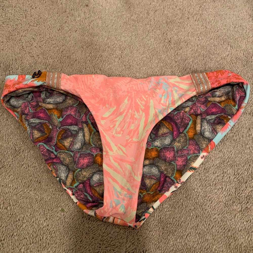 MAAJI BIKINI BOTTOMS SIZE LARGE